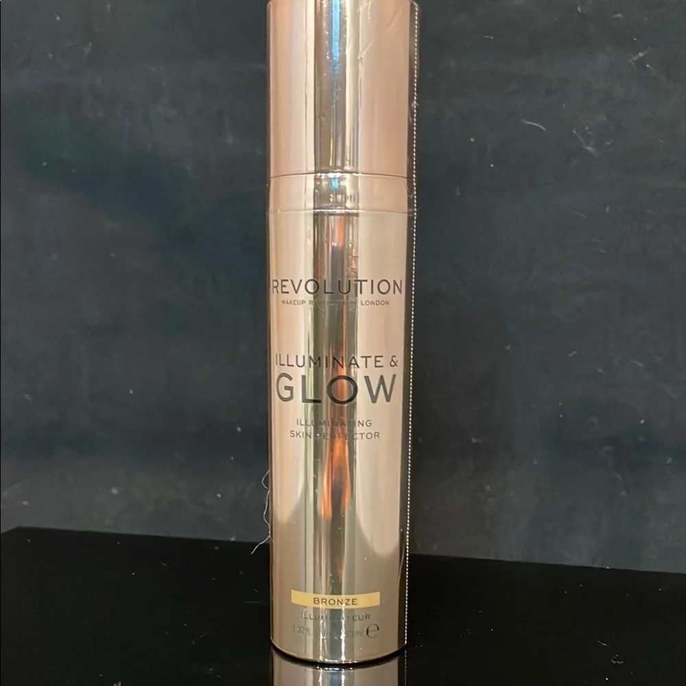 Revolution Illuminate Glow Skin Perfecting in Bronze